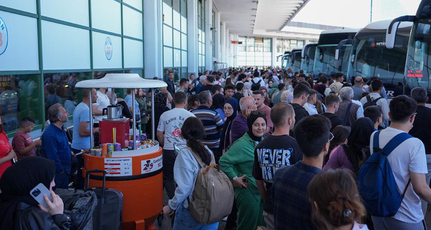 Otogarlarda bayram yoğunluğu sürüyor