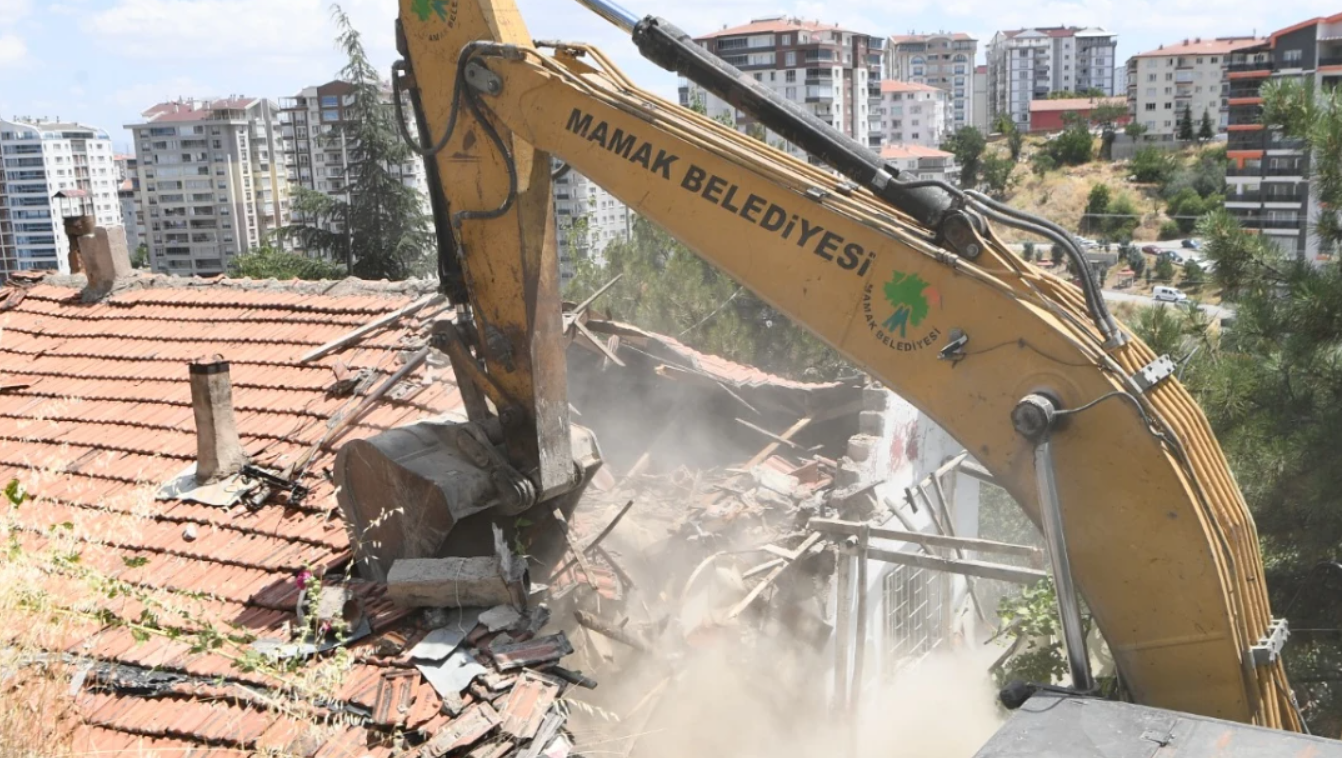 Mamak Belediyesi Kaçak Yapılaşmaya Karşı Savaş Açtı: Mahalleler Güvenle Yenileniyor!