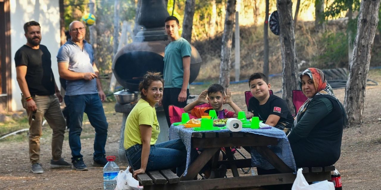 Ankara'da Hacıkadın Kent Ormanı Piknikçilerin Akınına Uğradı!